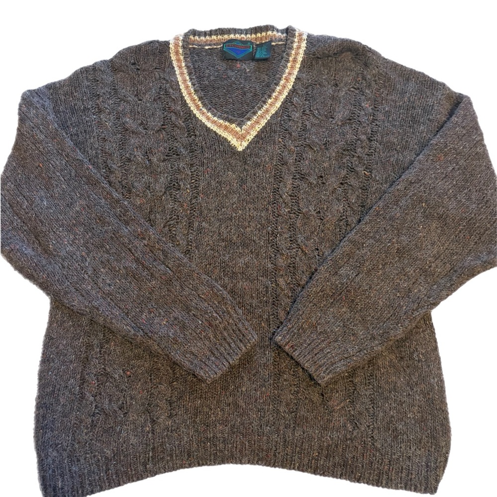 Etchings V neck wool sweater. Large